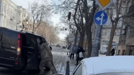 Інцидент із ТЦК в Одесі — омбудсман взяв справу на контроль - 285x160