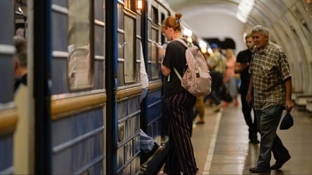 Метро Києва не використовує вагони як укриття: названо причину - 304x171