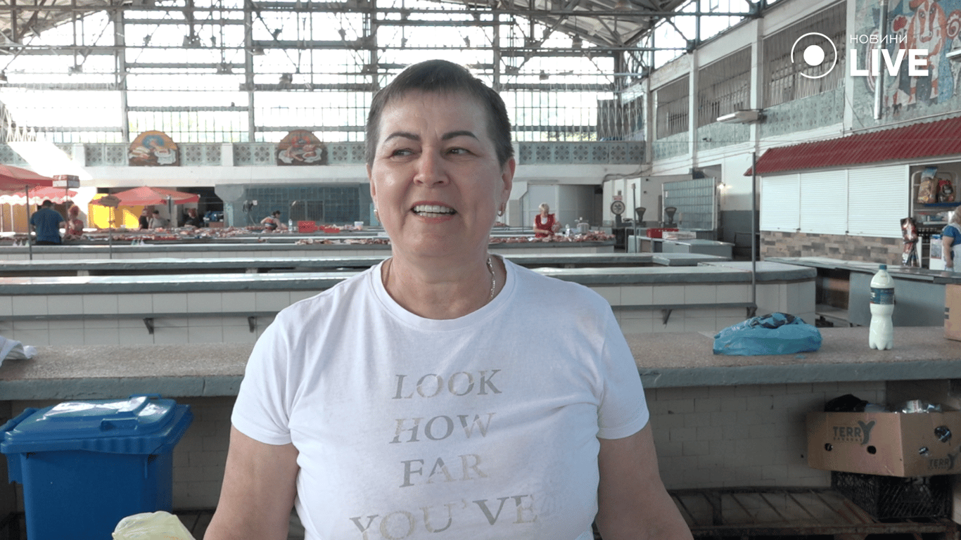 Продавчиня Тетяна про вартість молочки