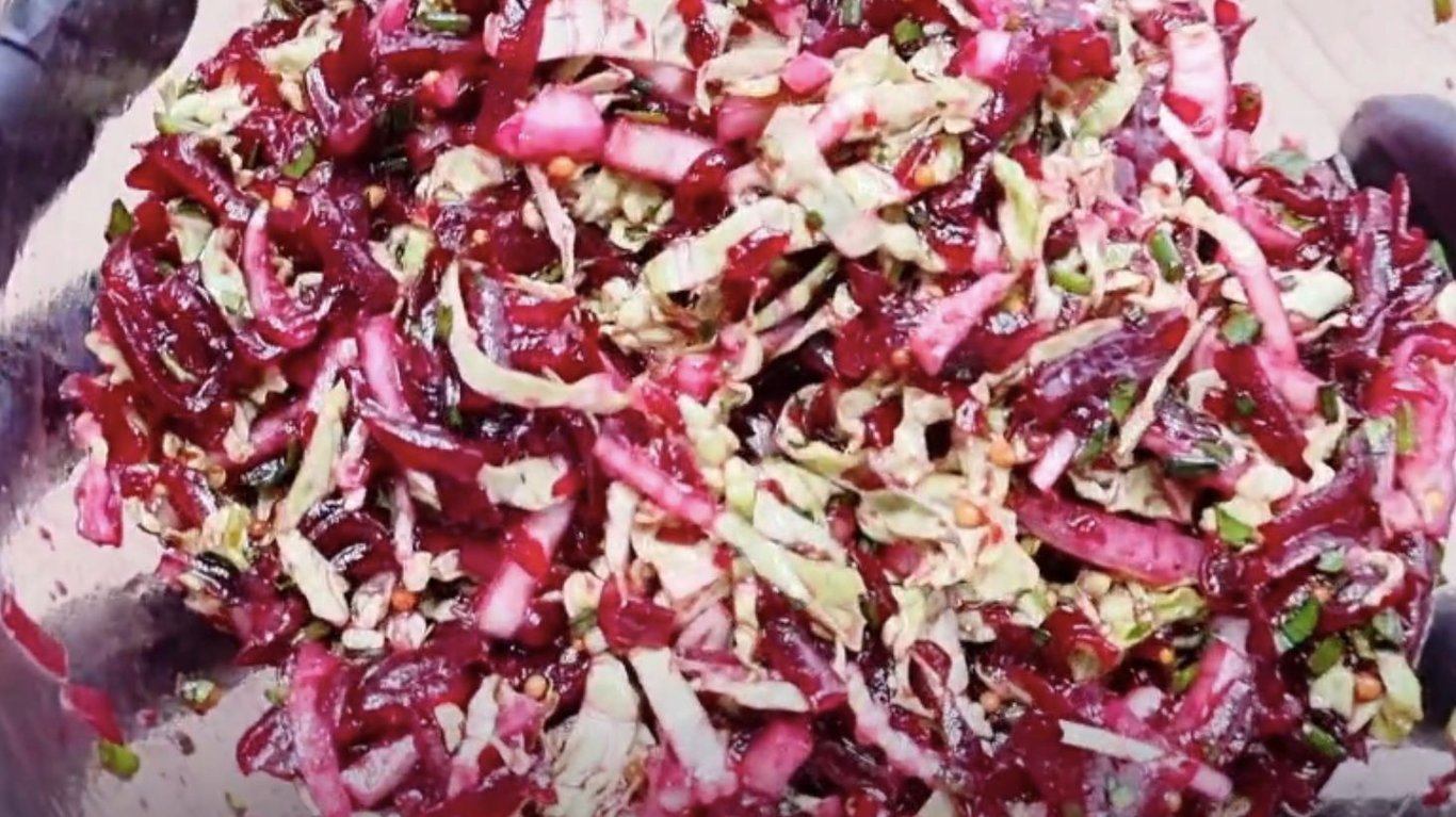 салат с пекинской капустой и свеклой