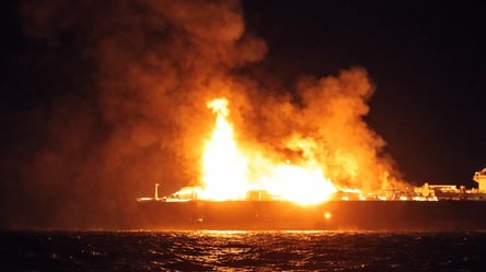 Судно РФ под санкциями США и Великобритании загорелось у Мальты - 285x160