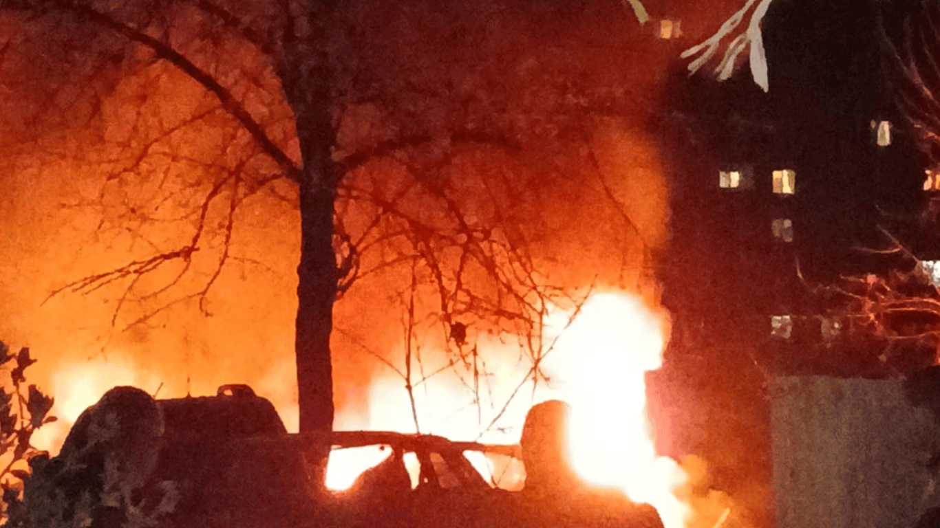 Россияне массированная атаковали Сумы: повреждены дома и медучреждение