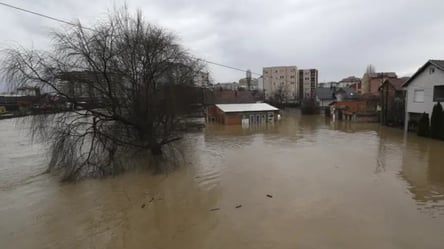 Сербию из-за сильных дождей охватили наводнения: есть жертвы - 285x160
