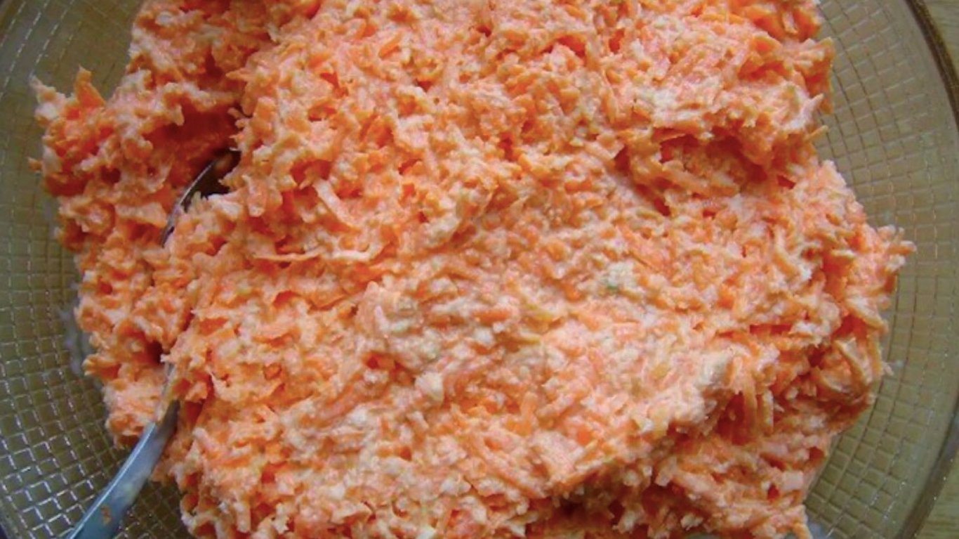 смачний салат з морквою та селерою