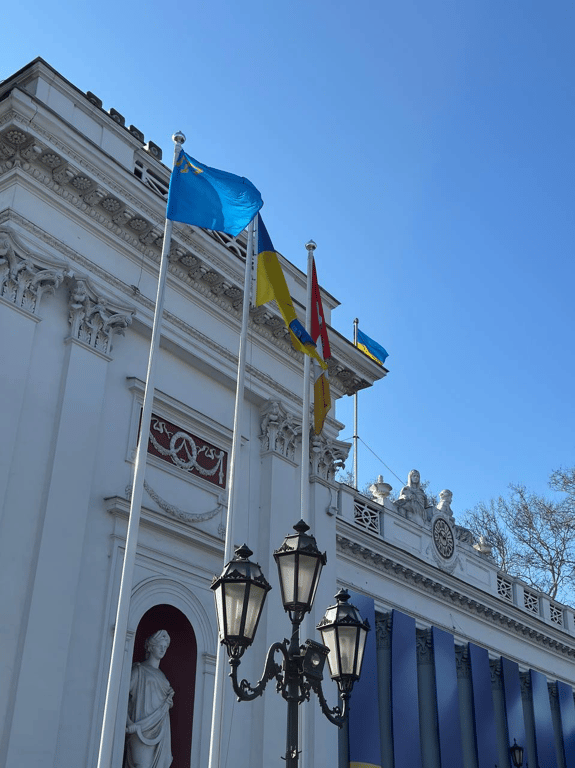 День спротиву в Одесі — підняли кримськотатарські прапори - фото 2