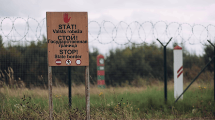 Невідомі зі зброєю прорвалися на кордоні з Білорусії до Латвії - 290x160