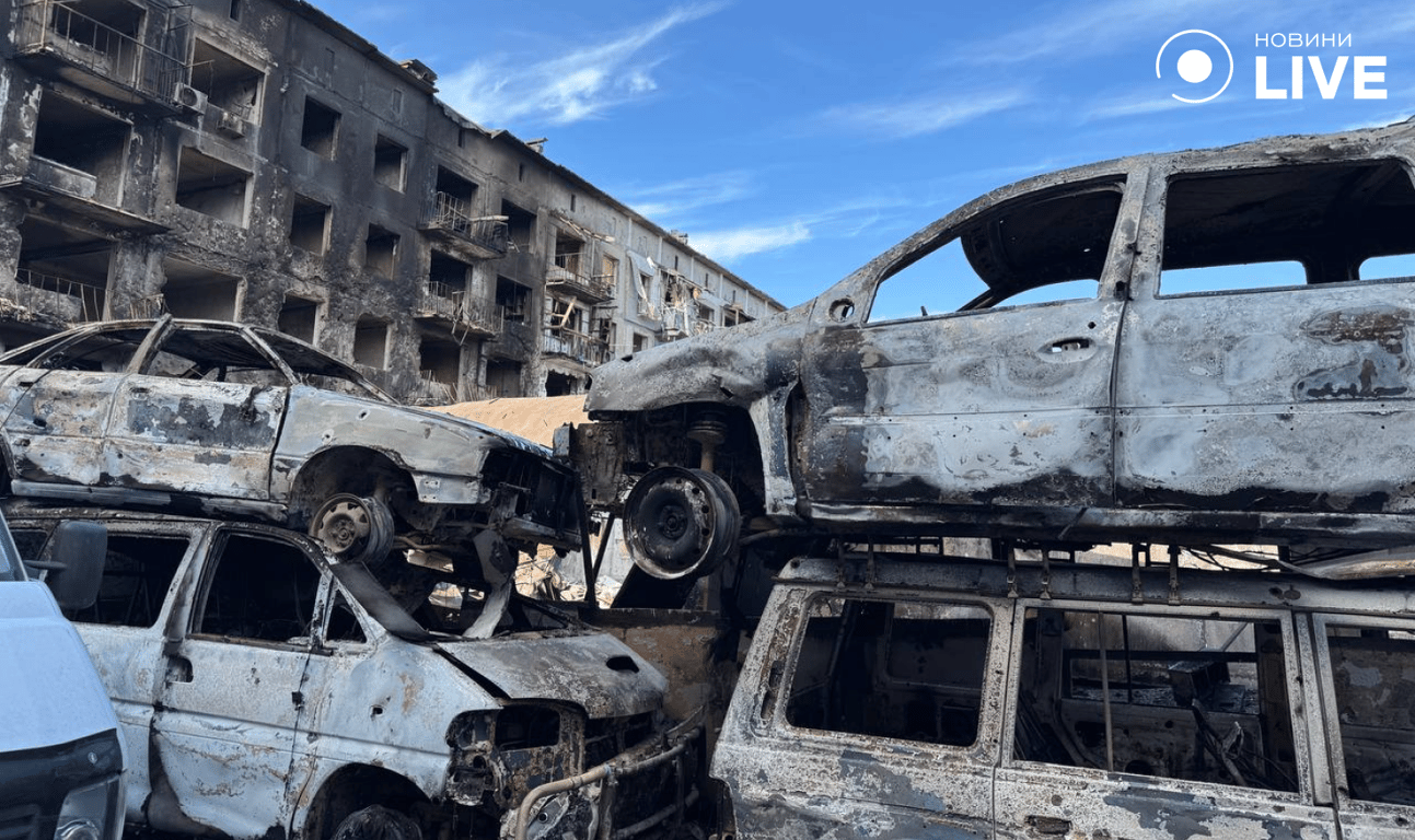 ДСНС ліквідовує наслідки обстрілу Добропілля 8 березня