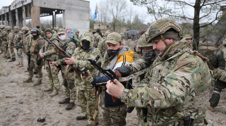 Командир ЗСУ заявив про необхідність примусової мобілізації - 285x160