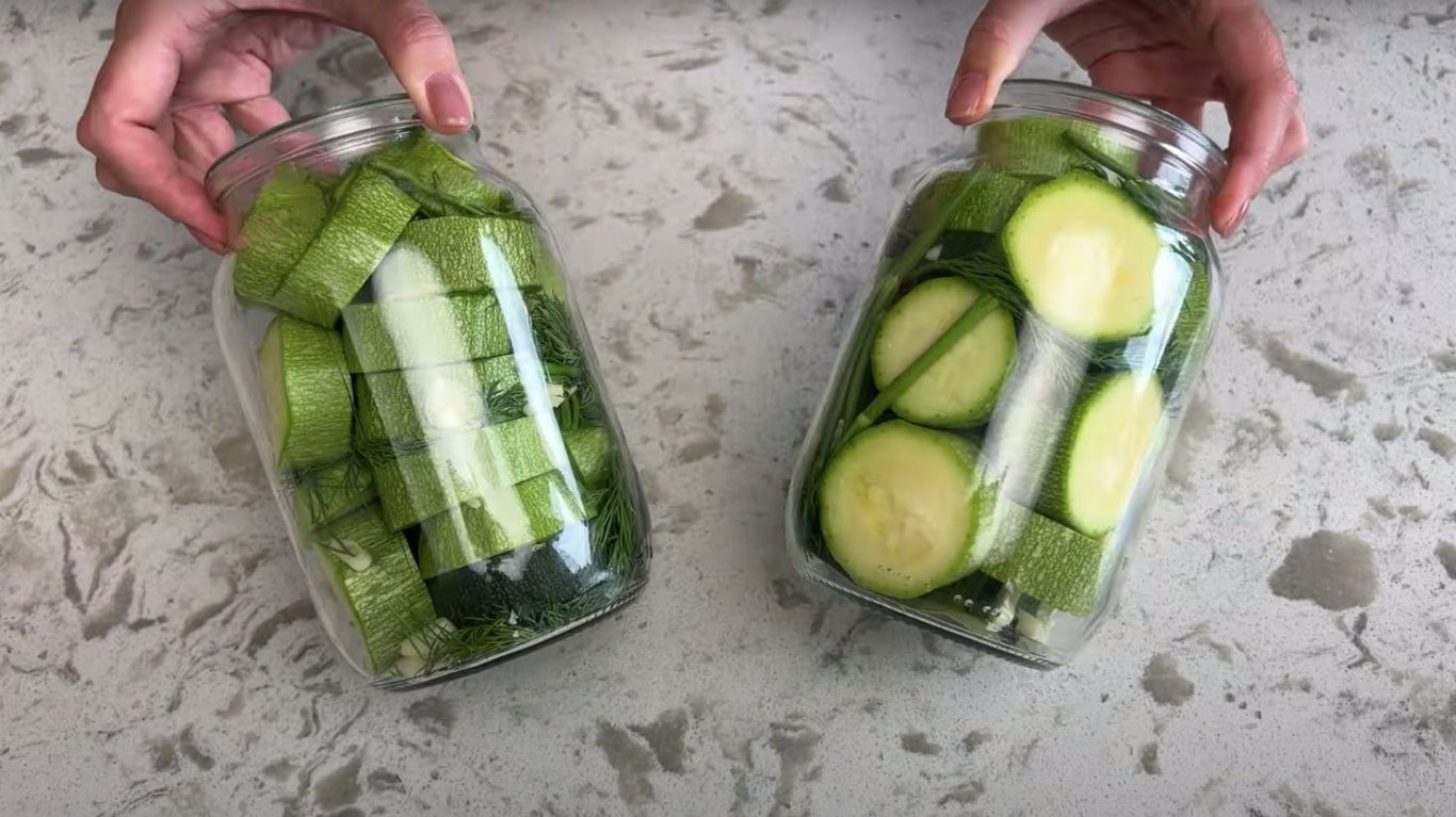 рецепт маринованих кабачків в кетчупі 