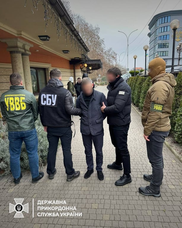 Прикордонник допомагав ухилянтам