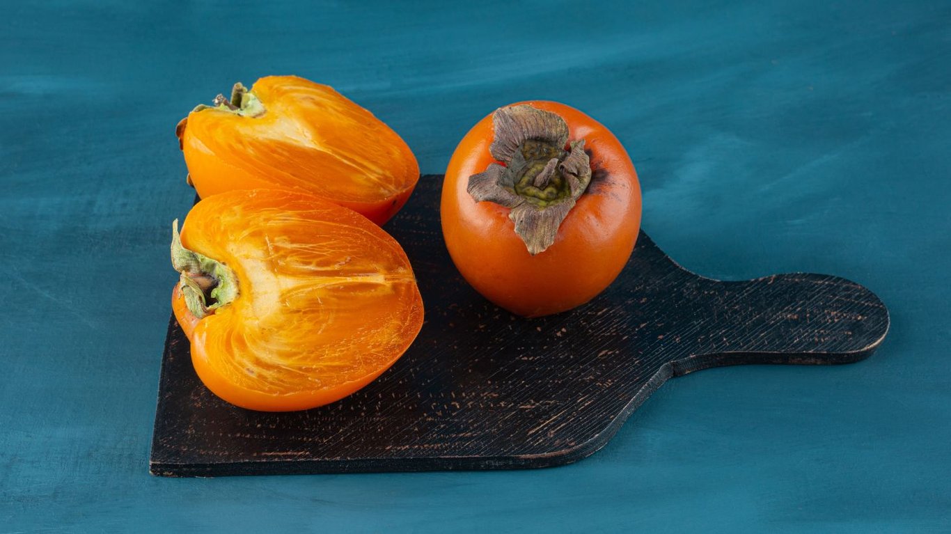 чому не можна їсти хурму на голодний шлунок