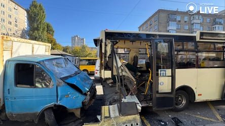 Наслідки зіткнення вантажівки та автобуса у Києві — фоторепортаж Новини.LIVE - 290x166