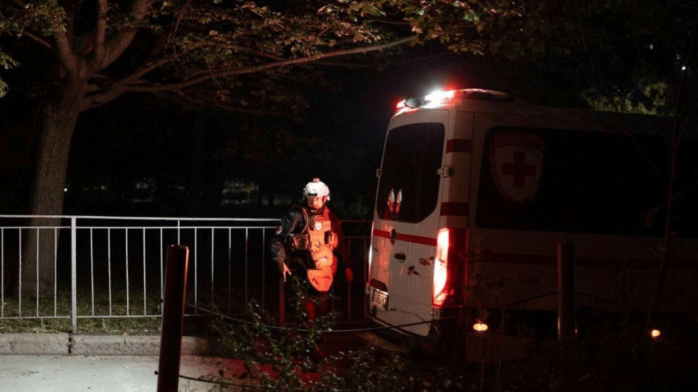 У Києві через удар дронів постраждали троє підлітків