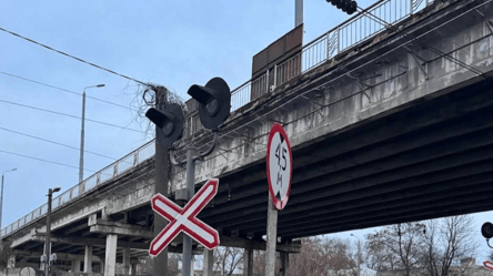 Проїзд Іванівським мостом в Одесі закрито — ремонт продовжено - 285x160