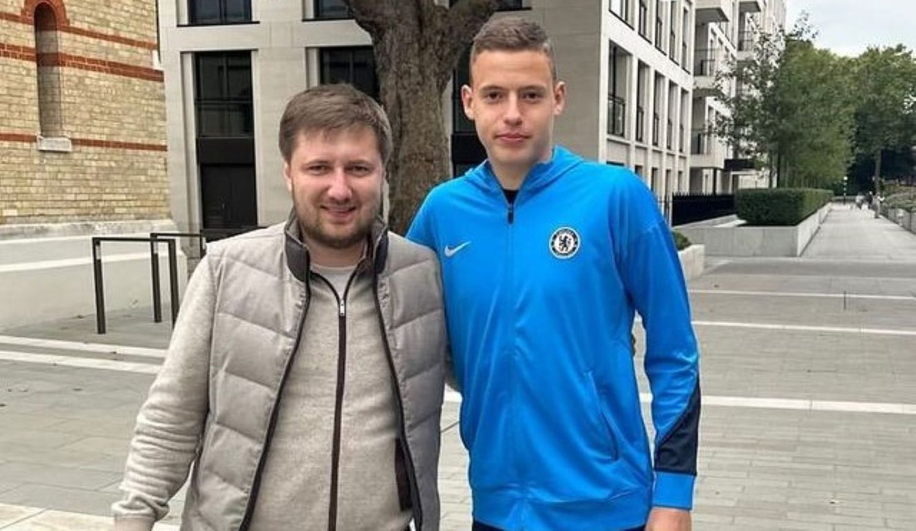 Владислав Крапивцов