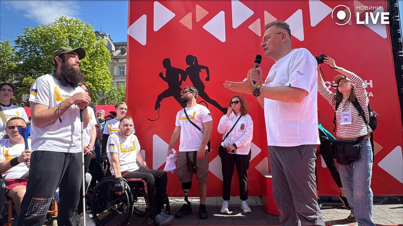 Ветерани беруть участь у напівмарафоні у Львові