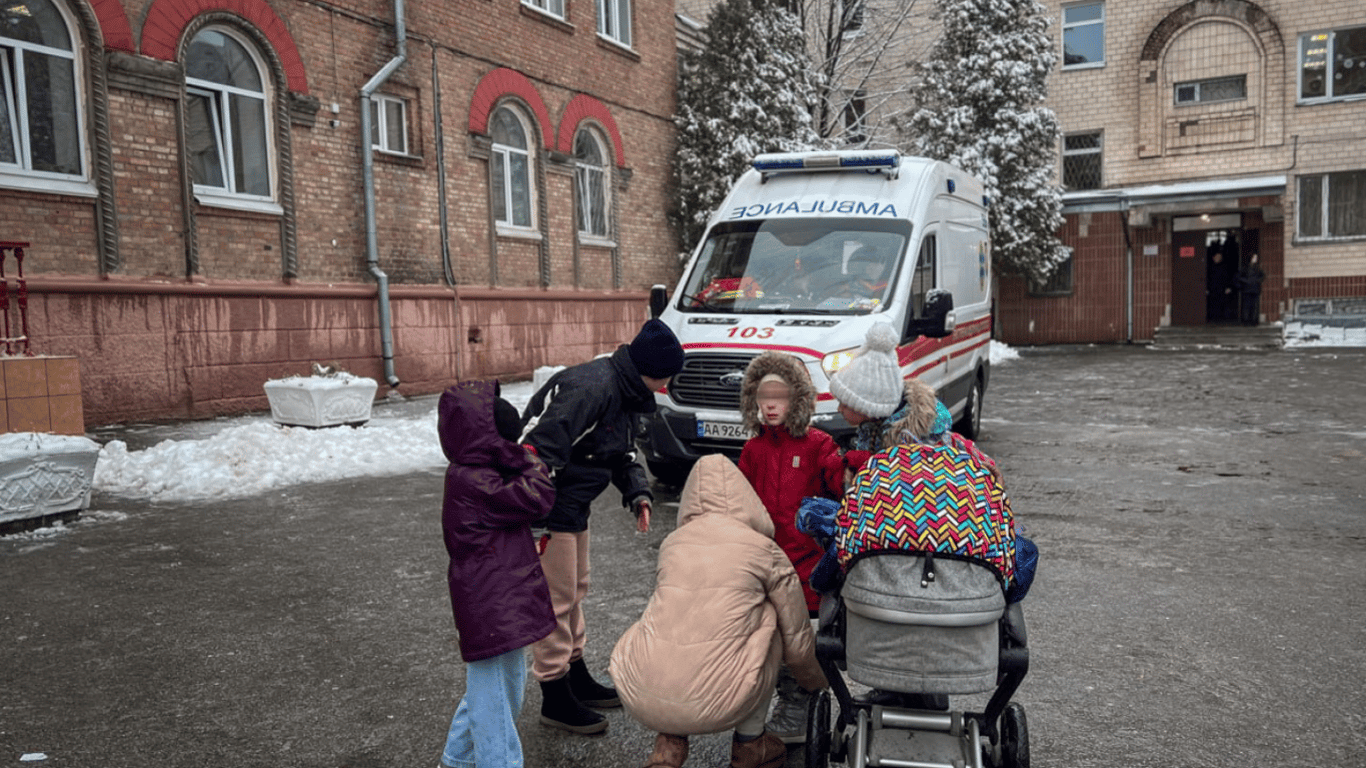 В одній з київських шкіл сталася пожежа — чи є постраждалі