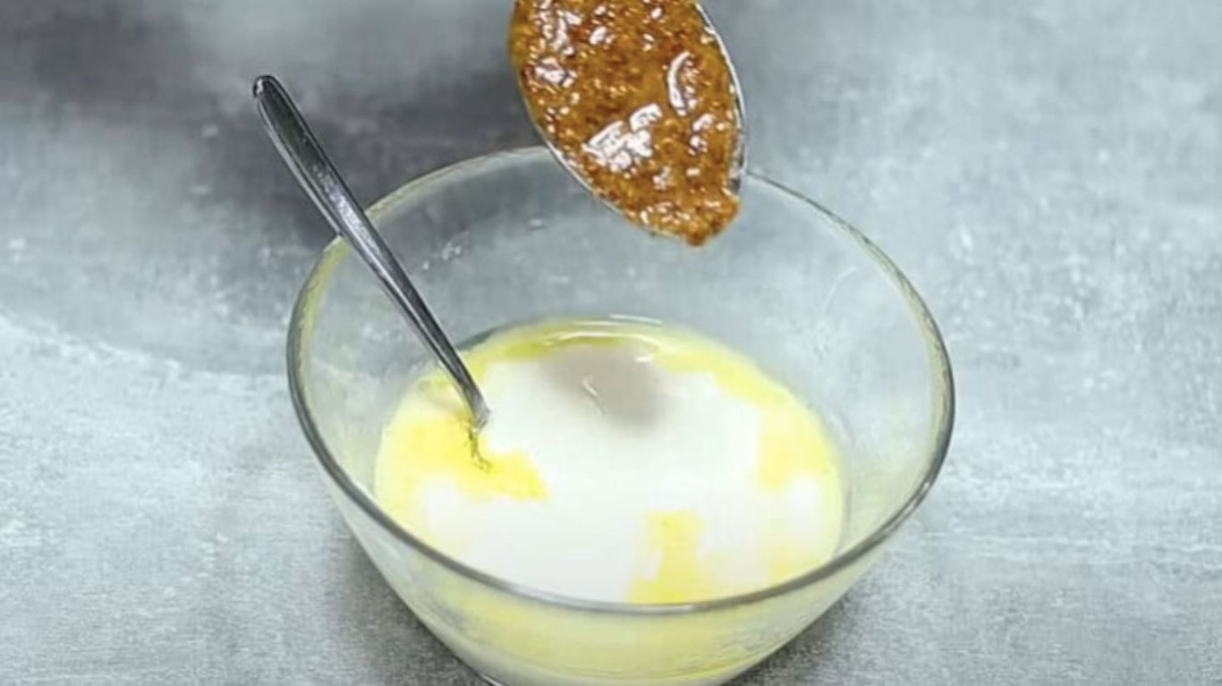 весняний салат з пекінською капустою та огірками 