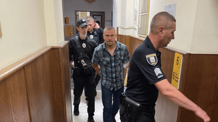 Охранник Тищенко на суде угрожал порезать себе вены - 285x160