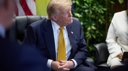 Трамп анонсировал разговор с Путиным после встречи с Зеленским - 290x166