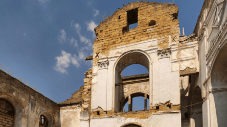 На Одесчине рассыпается уникальный немецкий костел — фото - 285x160