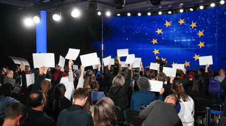 How are media outlets selected for a conversation with Zelenskyy - 285x160