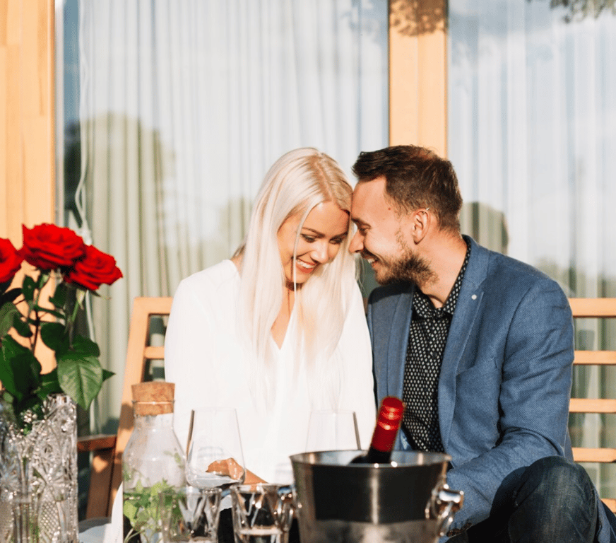 У житті відносини мало нагадують книжковий роман