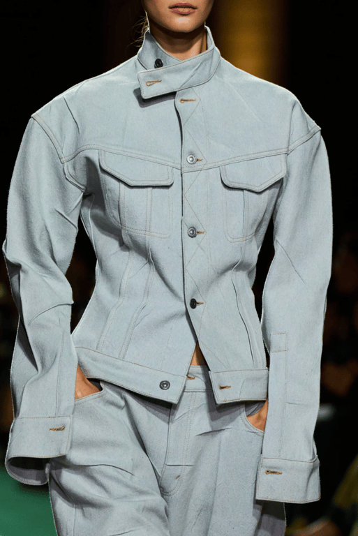 Джинсова куртка завжди в тренді