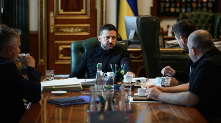 Зеленський назвав достойними окремі мирні ідеї делегації США - 290x160