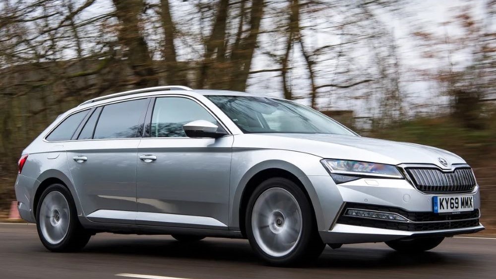 Три самых выгодных плагин-гибрида с электрическим запасом хода более 130 км - фото 2