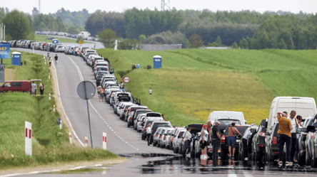 Черги на кордоні України — водії будуть вражені ситуацією на КПП - 285x160