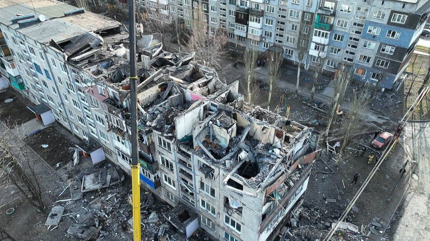 Росіяни завдали ракетного удару по Мирнограду — є загиблі