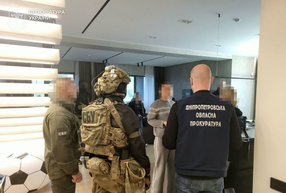 Правоохоронці провели понад 250 санкціонованих обшуків
