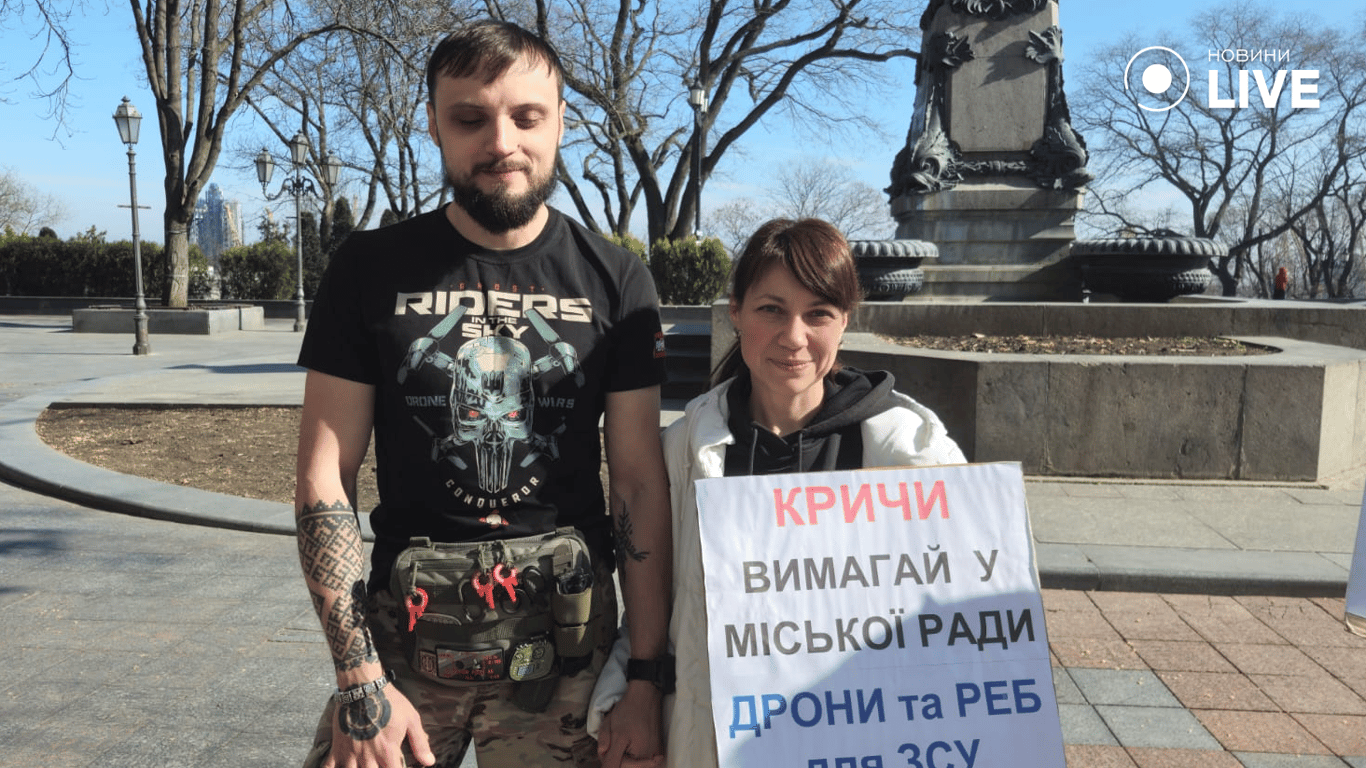 Суботня кава під мерією — одесити продовжують мітингувати - фото 1