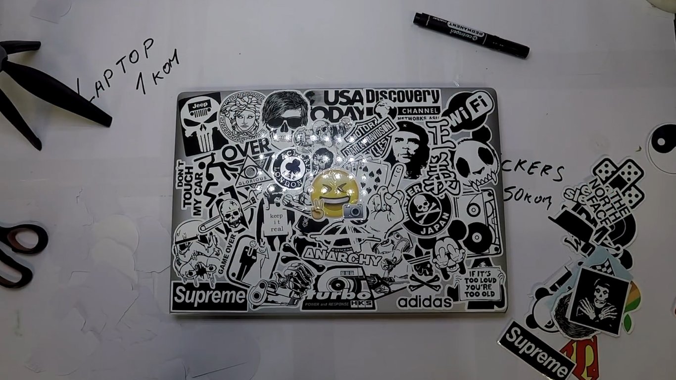 Чому наклейки на ноутбуці можуть нашкодити його роботі