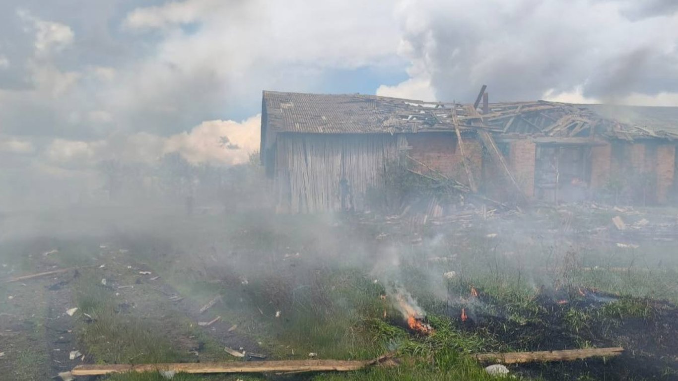 Росія вдарила по Харкову та 19 селах: серед поранених є підліток
