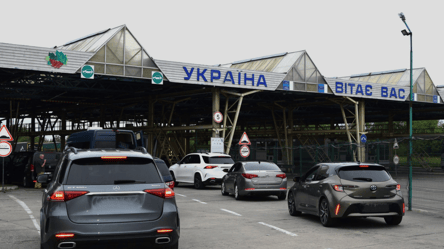 Черги на кордоні України — який пункт пропуску краще уникнути, щоб не стояти в заторах - 285x160