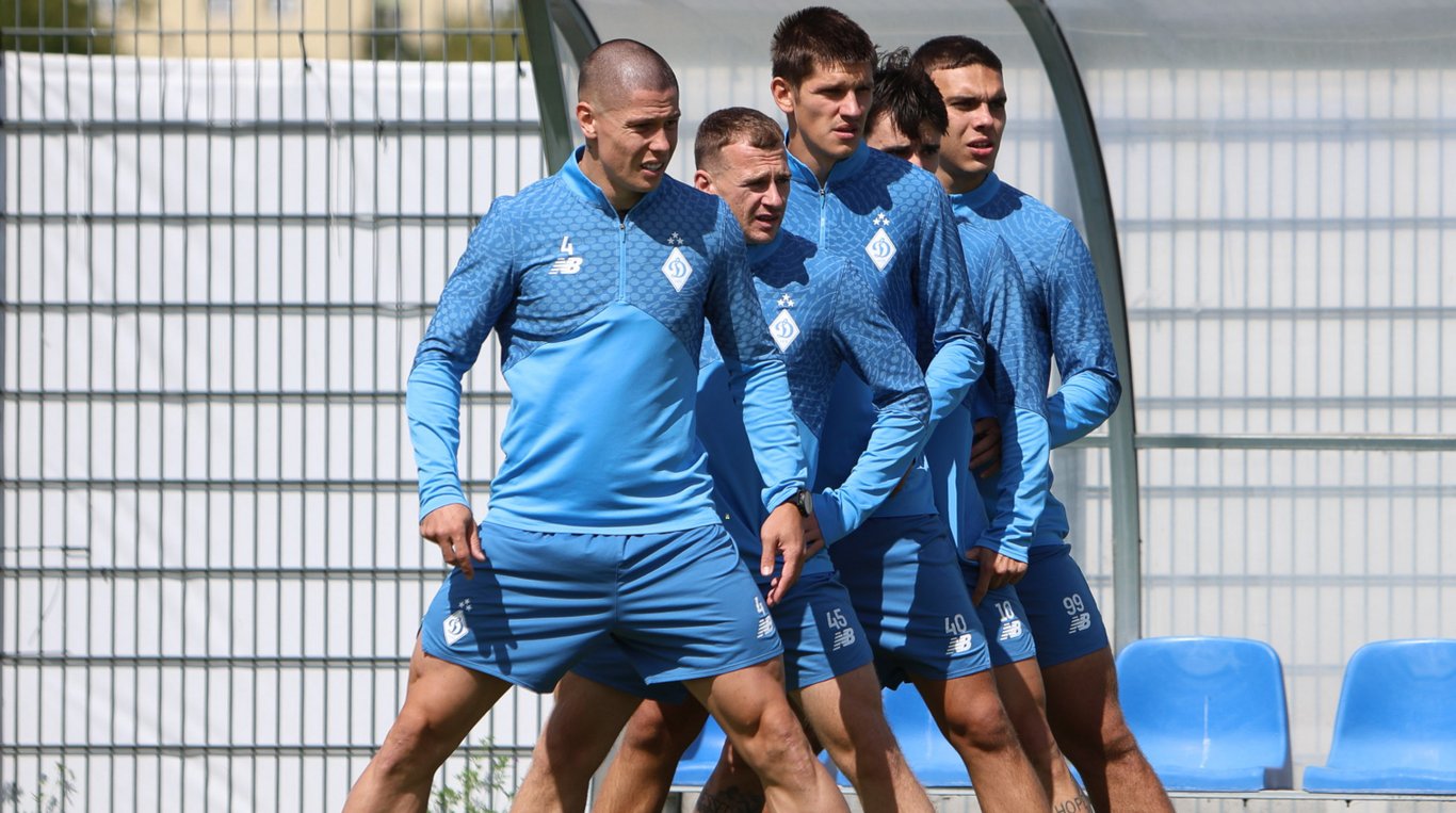 Денис Попов