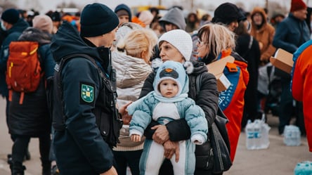 Польща продовжила дію тимчасового захисту для українських біженців - 285x160