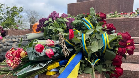 День пам'яті та перемоги в Одесі: Алея Слави у квітах - 290x166