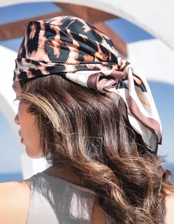 The headscarf has become the main accessory of the summer
