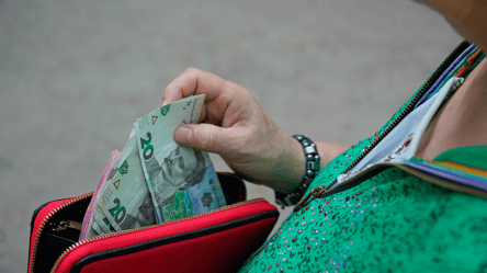 Кому доплачують майже 300 грн на пенсії та що для цього потрібно - 285x160