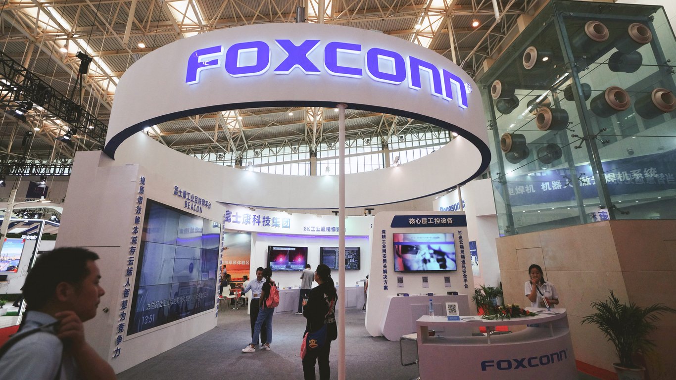 Foxconn повідомляє про рекордні продажі у квітні