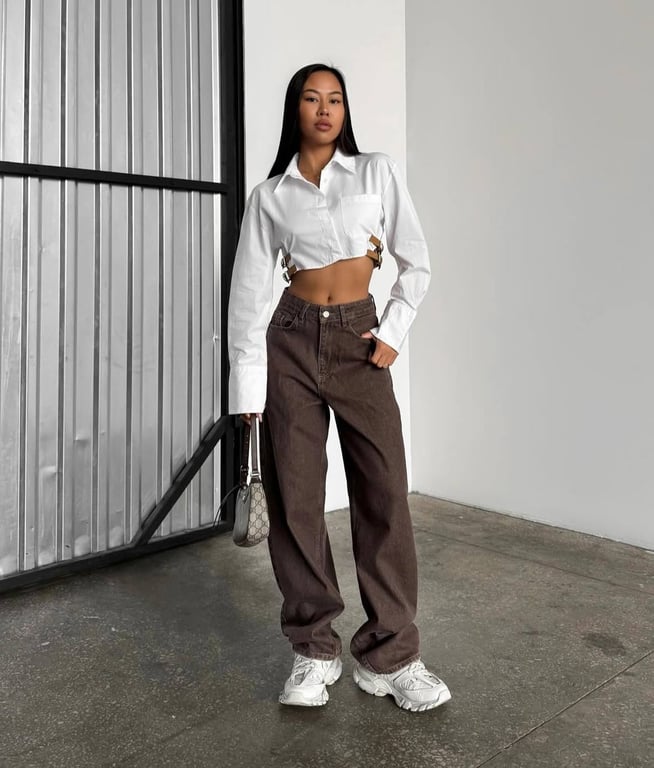 Loose jeans that are in trend now