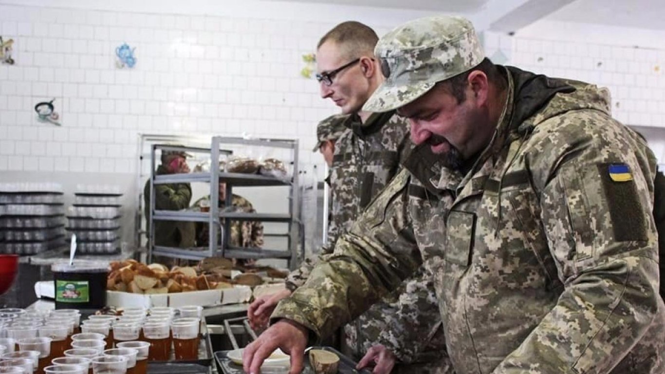 Є вакансія в Азов — на фронт запрошують кухарів