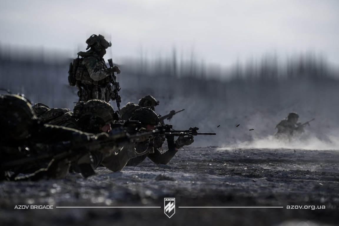 Бійці 12-ї бригади "Азов" під час тренувань. Фото: "Азов"