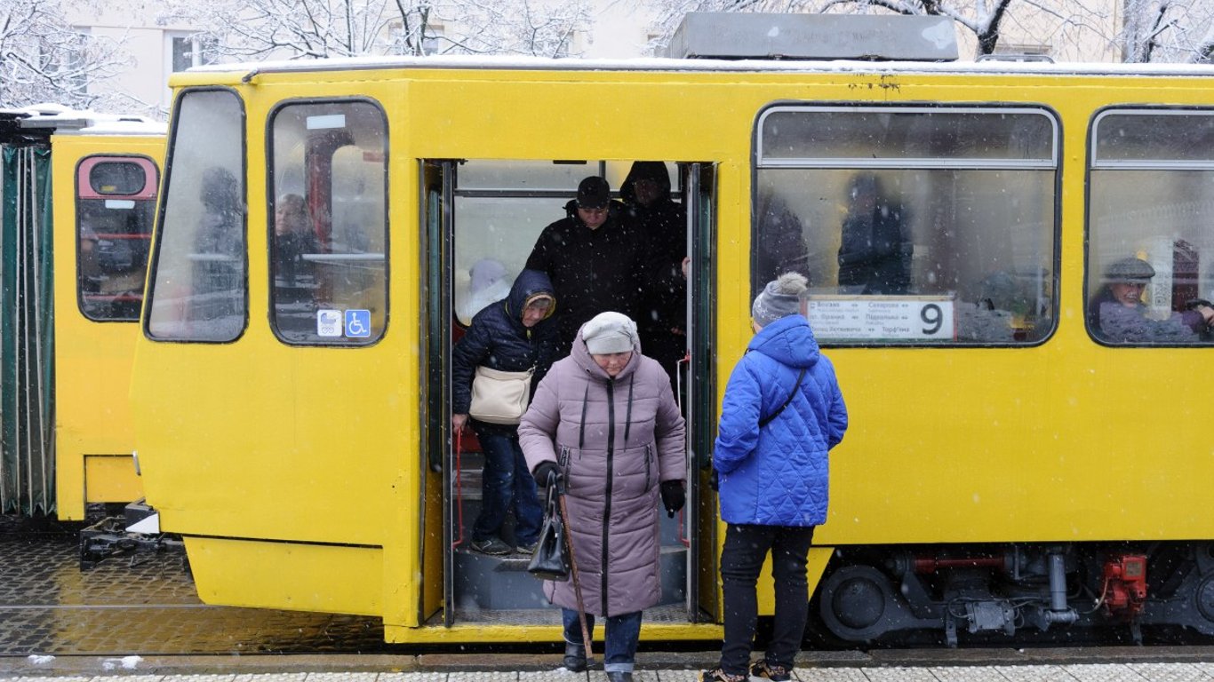 Бесплатный проезд для украинцев 60+ — в каком транспорте будут действовать льготы в марте