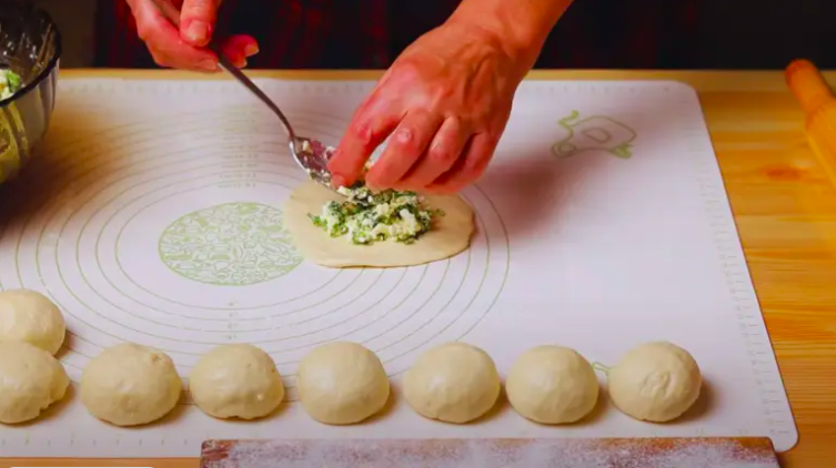 рецепт пиріжків з яйцями 