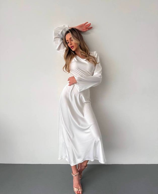 Прозора сукня стала символом сміливості