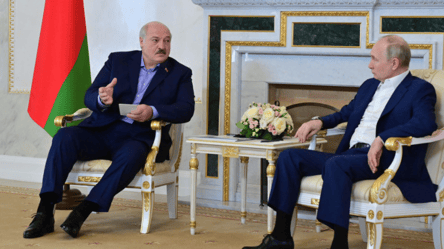 Лукашенко привез Путину "карты со схемой нападения" на Беларусь - 285x160